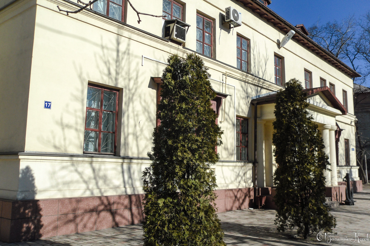 Мариуполь, Проспект Адмирала Лунина, 17