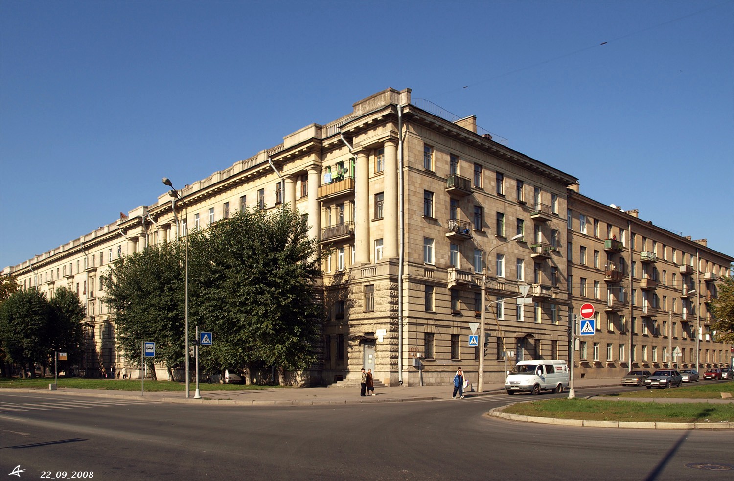 Санкт-Петербург, Октябрьская набережная, 100; Октябрьская набережная, 100 корп. 1 (подъезды 7-9)
