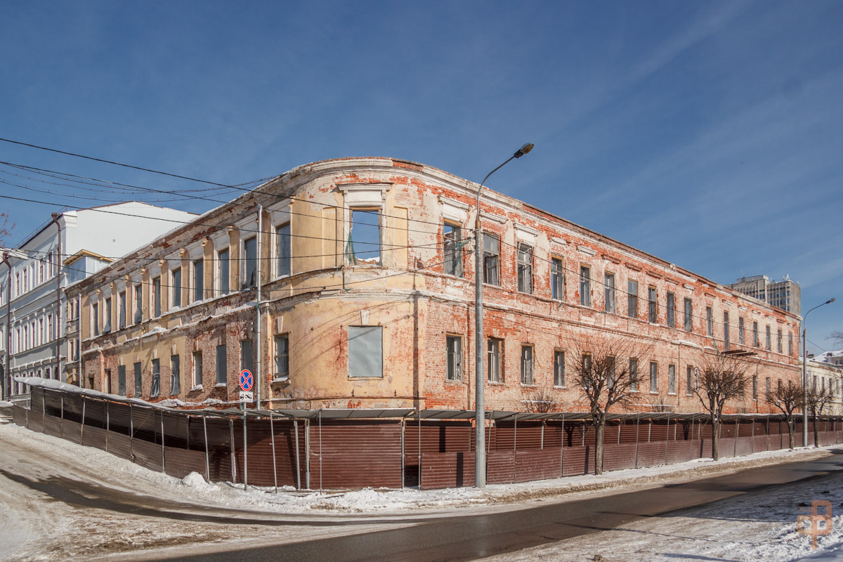 Казань, Профсоюзная улица, 5 / Улица Мусы Джалиля, 16