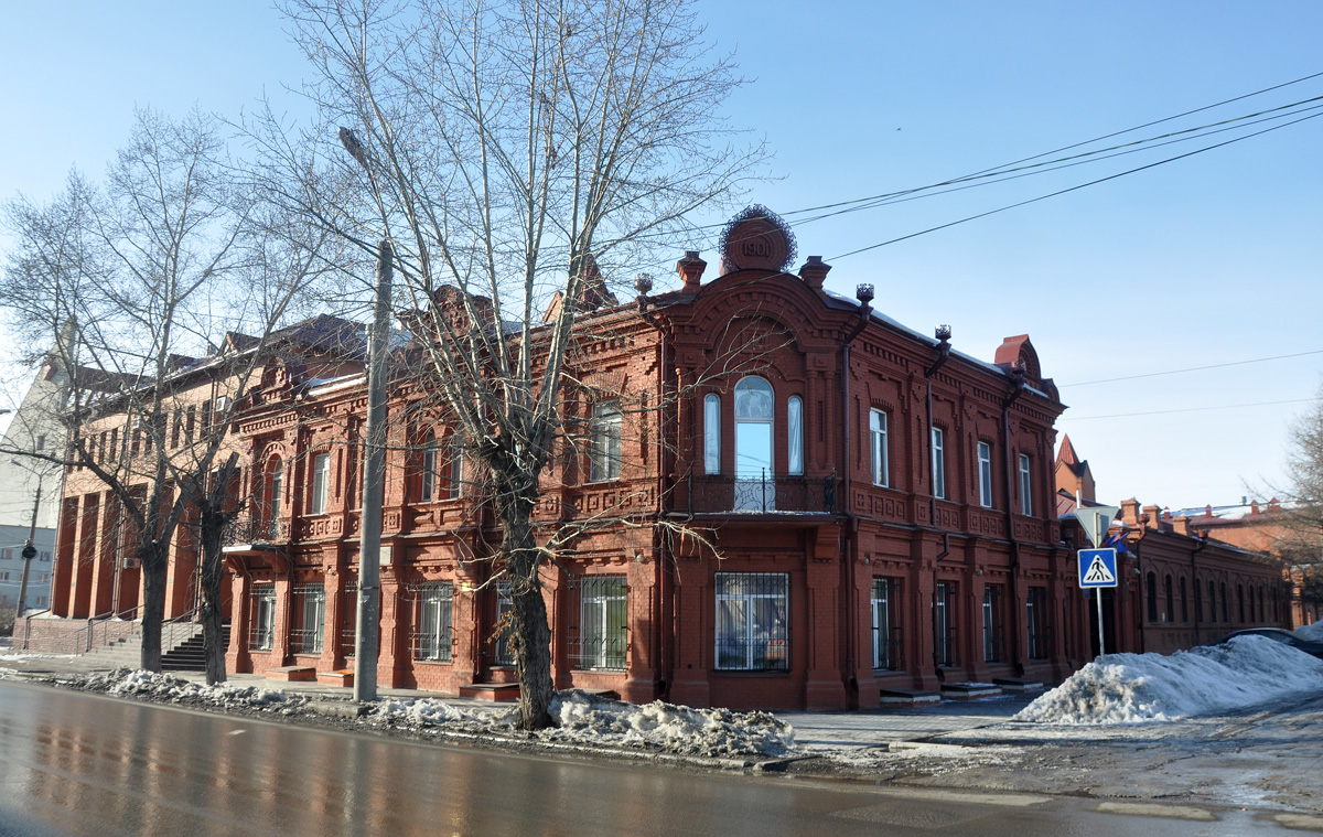 Омск, Улица Лермонтова, 27 / Сажинская улица, 26
