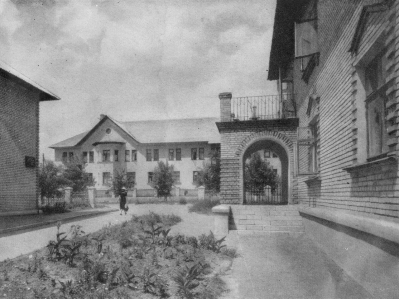 Запорожье, Улица Трегубова, 16 / Улица Вавилова, 9; Улица Трегубова, 23; Улица Трегубова, 25 / Улица Вавилова, 11