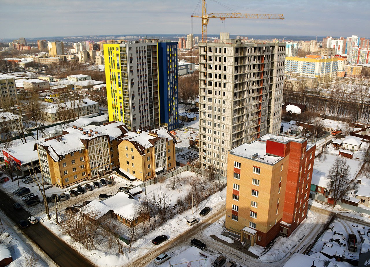 Пермь, Улица Левченко, 9; Луньевская улица, 5; Улица Карпинского, 3; Улица Левченко, 11; Улица Левченко, 15; Улица Левченко, 13; Бершетский переулок, 6; Улица Левченко, 17. Пермь — Панорамы