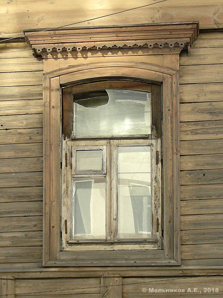 Нижний Новгород, Арзамасская улица, 4 / Ильинская улица, 142А. Резные наличники