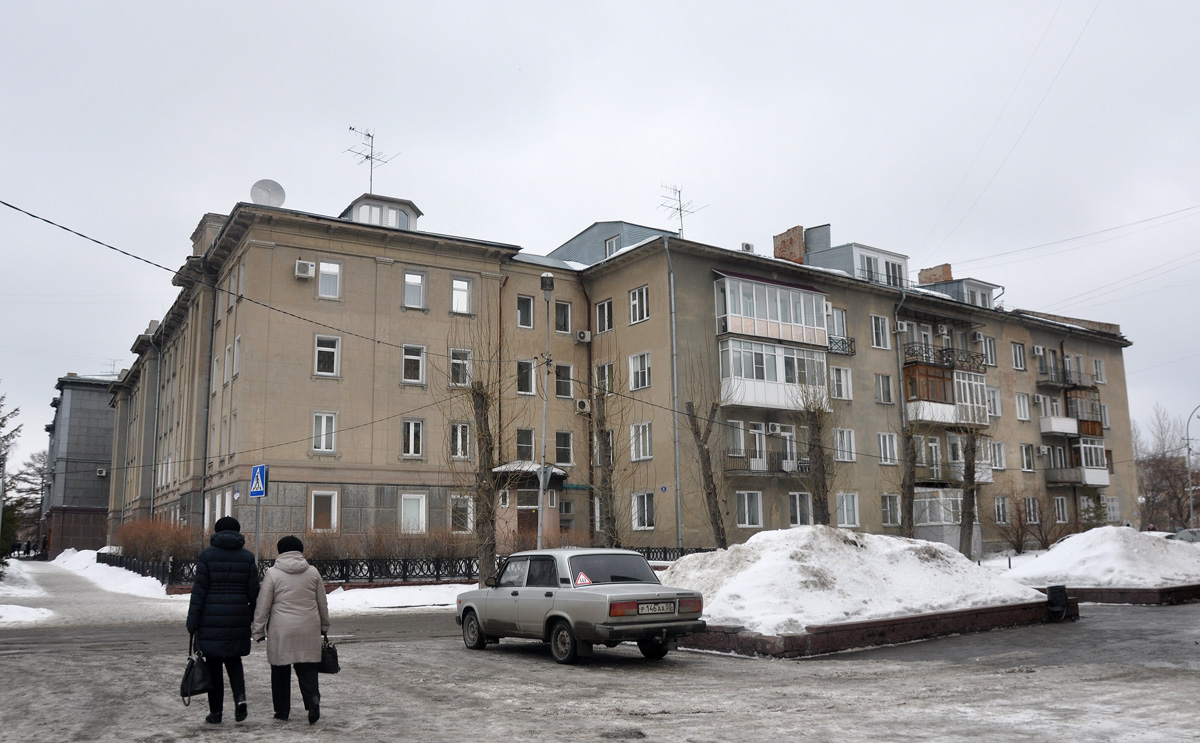 Омск, Улица Ивана Алексеева, 8