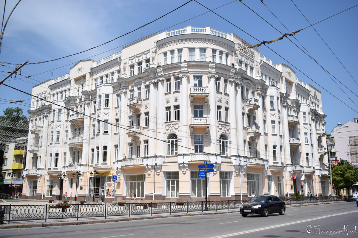 Ростов-на-Дону, Университетский переулок, 42 / Большая Садовая улица, 105