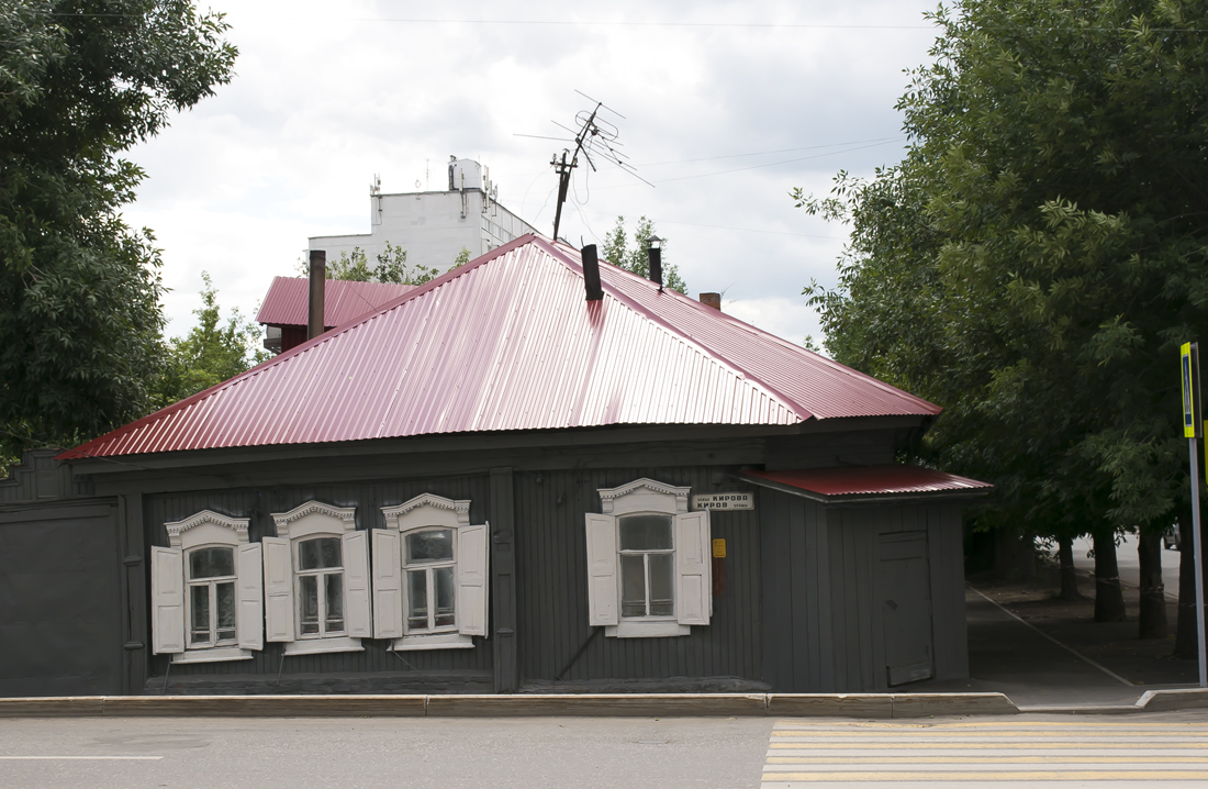 Уфа, Улица Ветошникова, 110 / Улица Кирова, 94