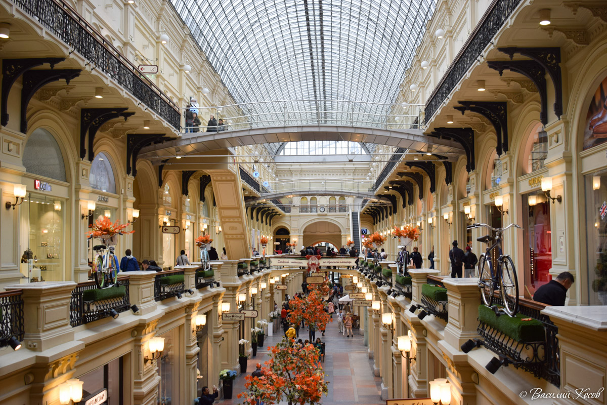 Москва, Красная площадь, 3 / Ветошный переулок, 2 / Улица Ильинка, 1 / Никольская улица, 2