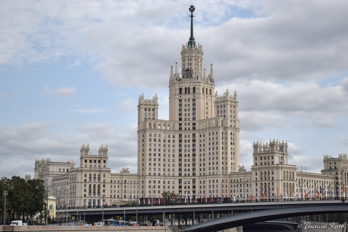 Москва, Котельническая набережная, 1/15; Садовнический проезд, Большой Устьинский мост
