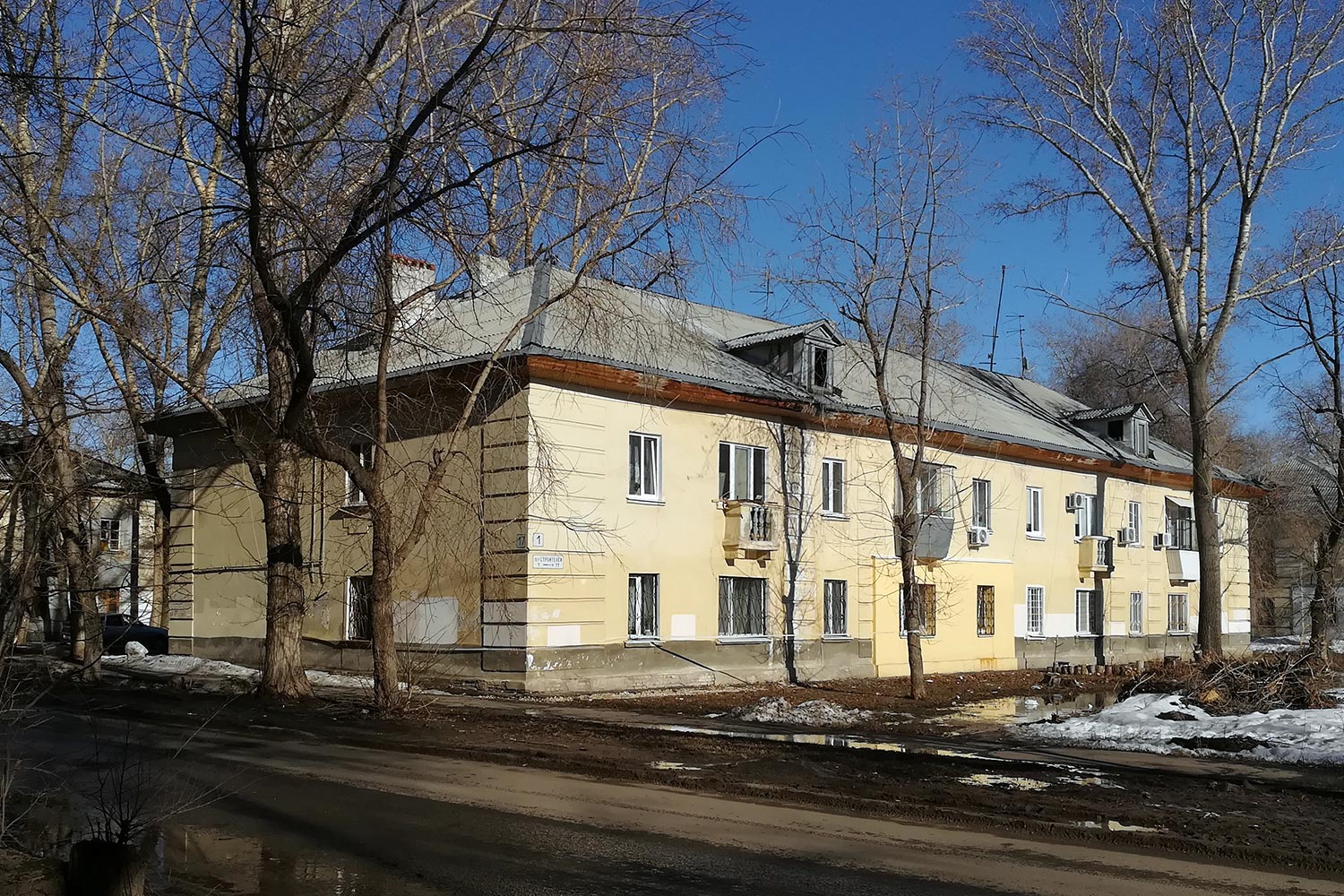 Самара, Улица Нефтяников, 17 / переулок Строителей (116 км), 1