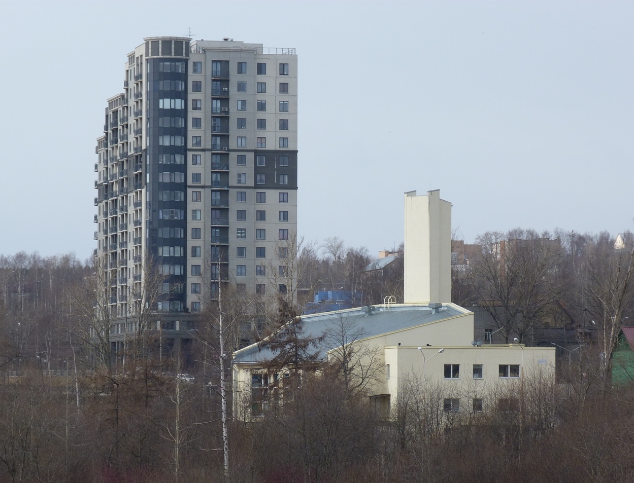 Петрозаводск, Коммунальная улица, 1; Древлянская набережная, 25
