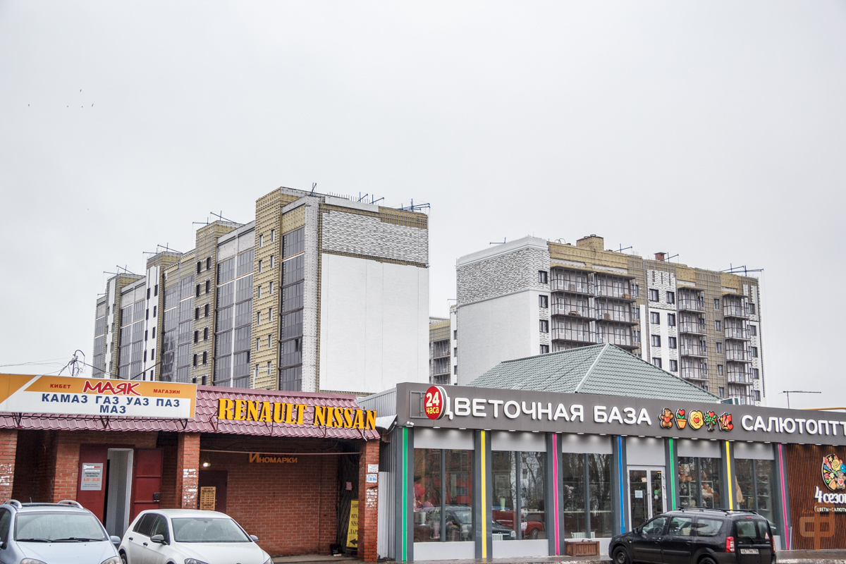 Kazan, Проезд Яраткан, 4Б; Улица Родины, 33Б