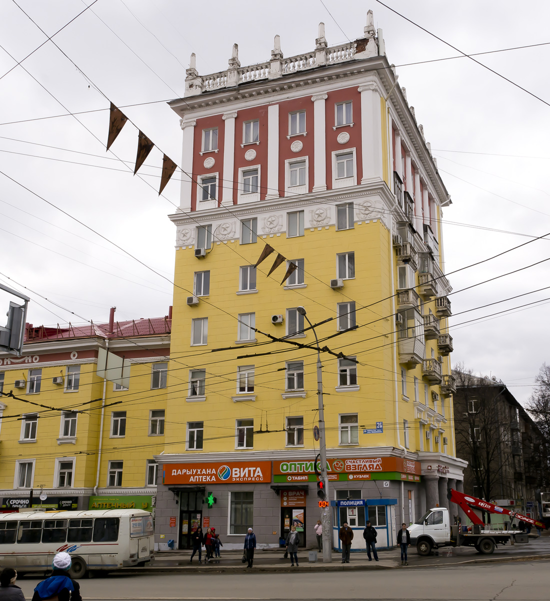 Уфа, Первомайская улица, 26 / Улица Ульяновых, 28