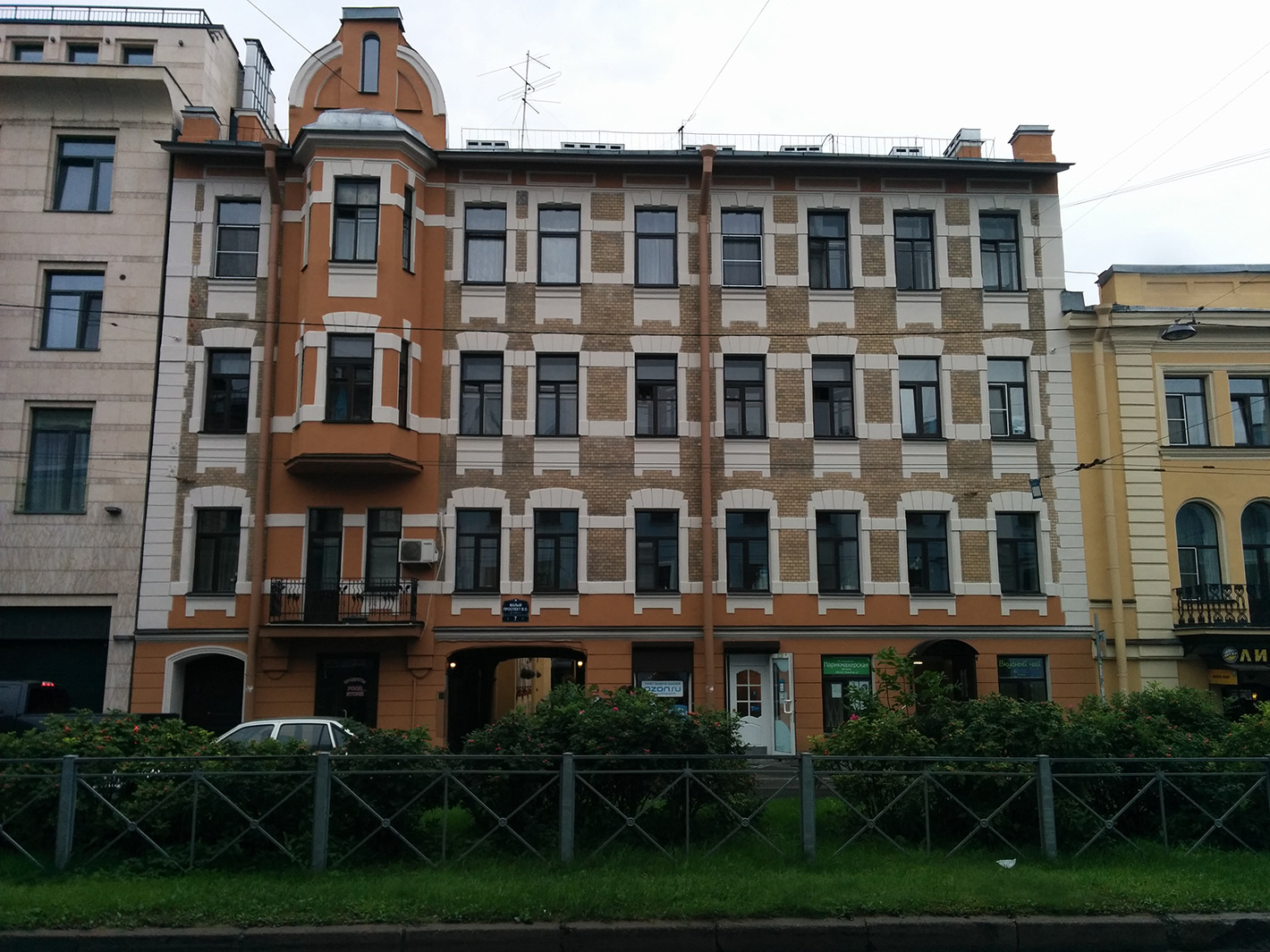 Санкт-Петербург, Малый проспект В. О., 7