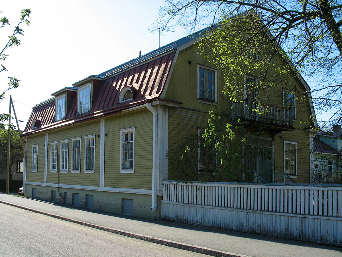 Раума, Rautatienkatu, 13 / Osmonkatu, 1