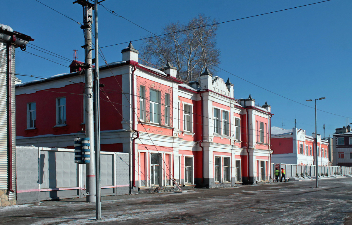 Тюмень, Привокзальная улица, 30 корп. 2; Привокзальная улица, 36