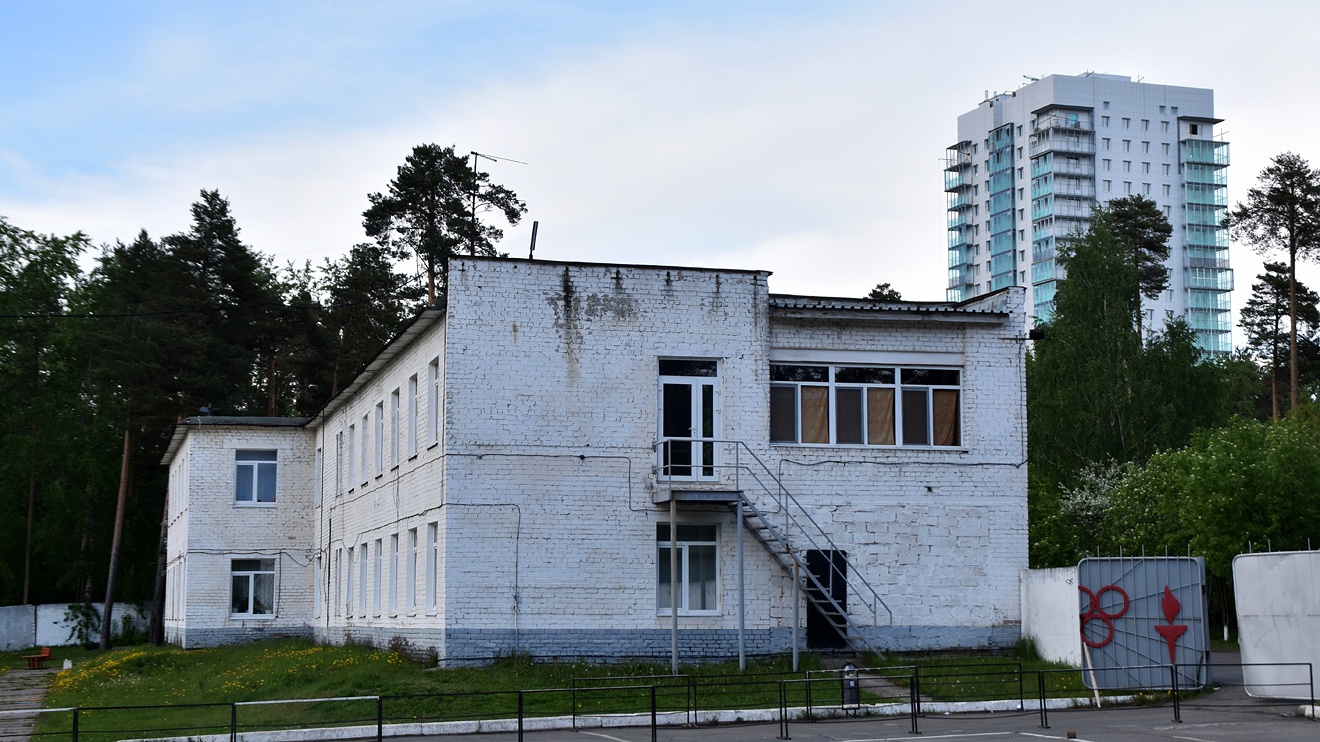 Пермь, Боровая улица, 32; Локомотивная улица, 1А