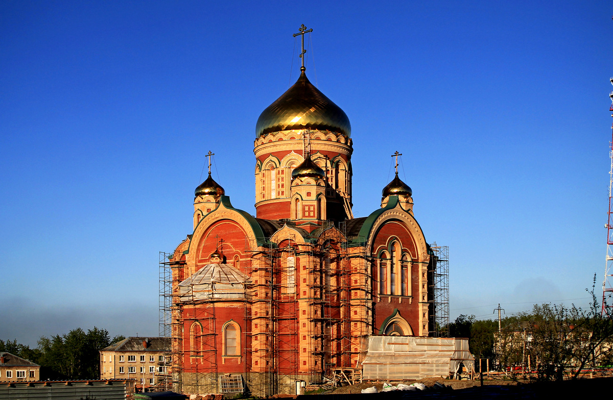 Березники, Площадь Первостроителей, 1