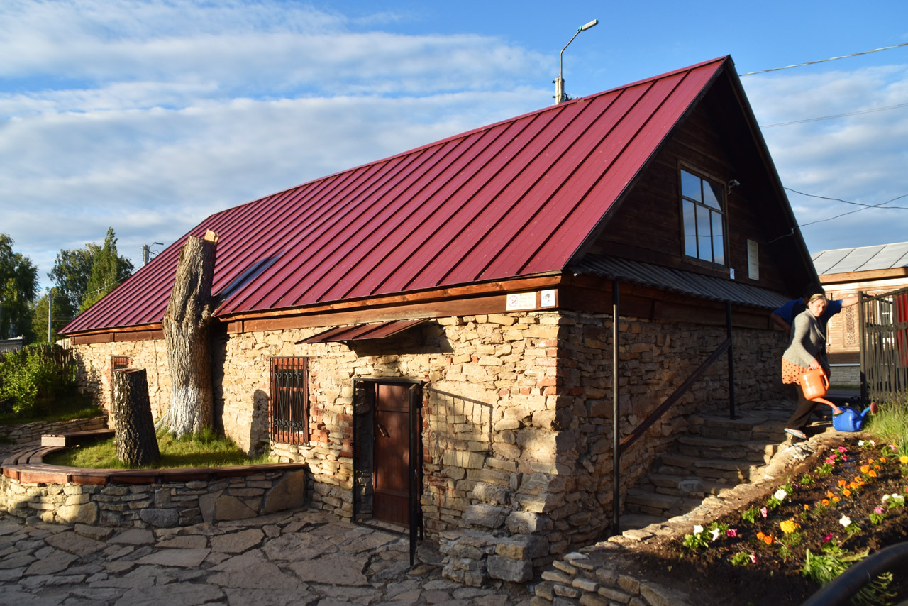 Jełabuga, Малая Покровская улица, 9