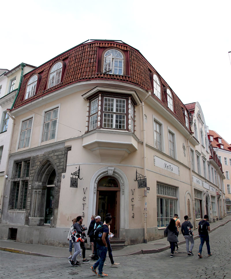 Tallinn, Pikk, 4/6/8