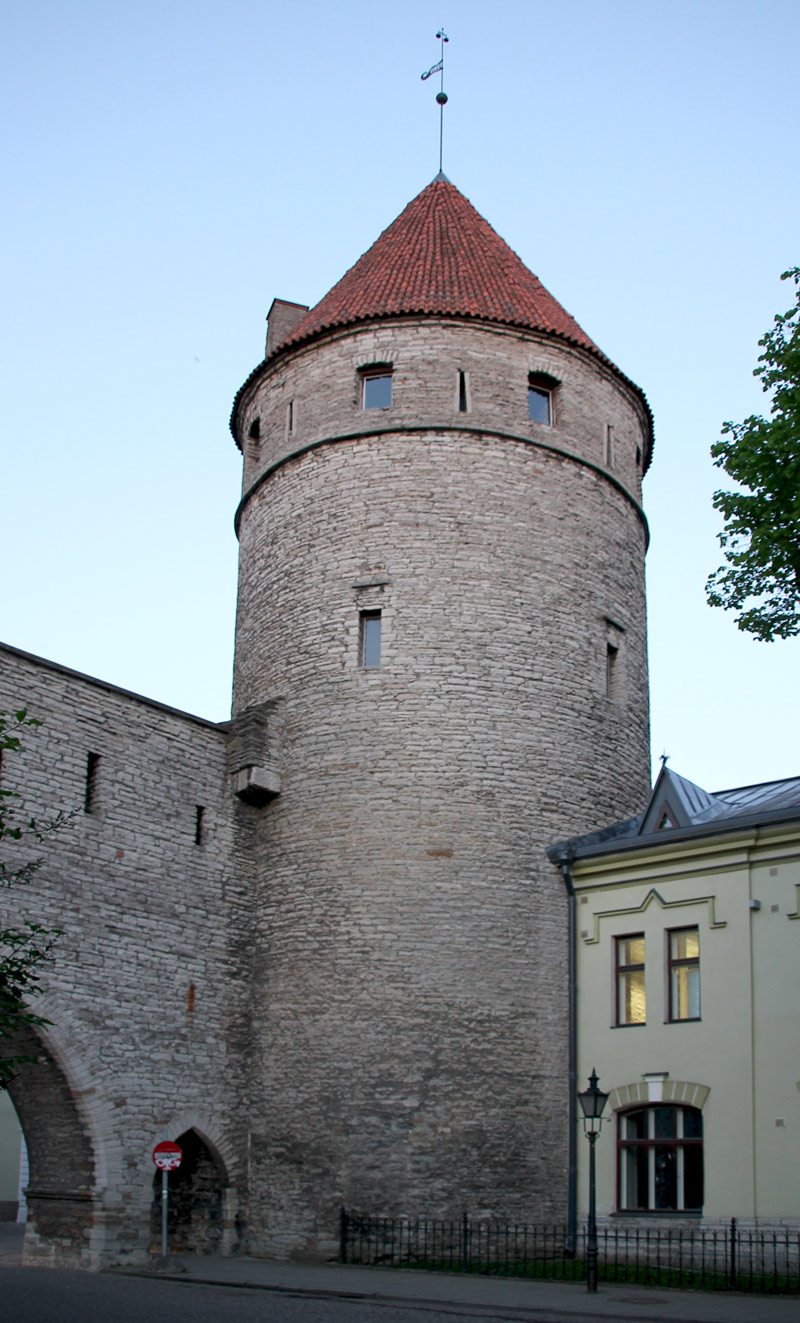 Tallinn, Väike-Kloostri, 1