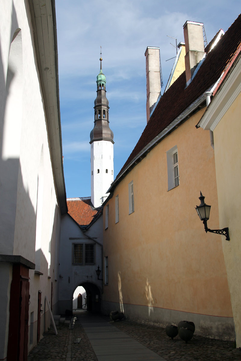 Таллин, Pühavaimu, 2; Pikk, 17; Pikk, 15
