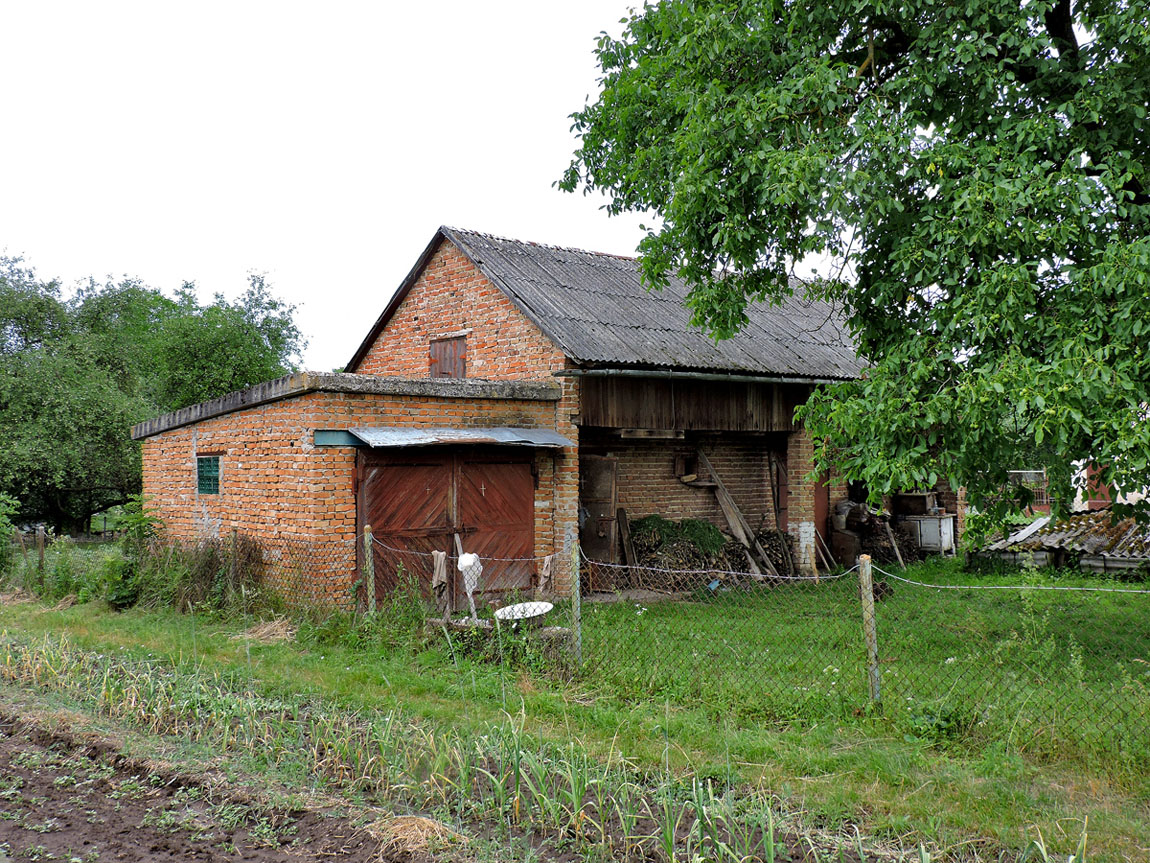 Золочевский район, прочие н.п., с. Старый Милятин, улица Леси Украинки, 9