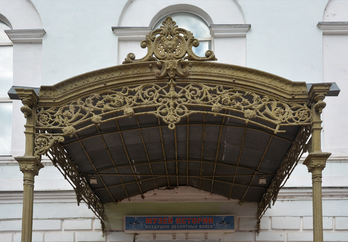 Рязань, Семинарская улица, 20. Декор из литого чугуна