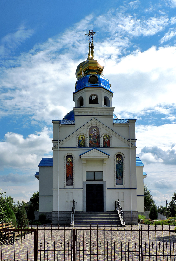 Новомосковский район, прочие н.п., с. Новосёловка, Школьная улица, 32А