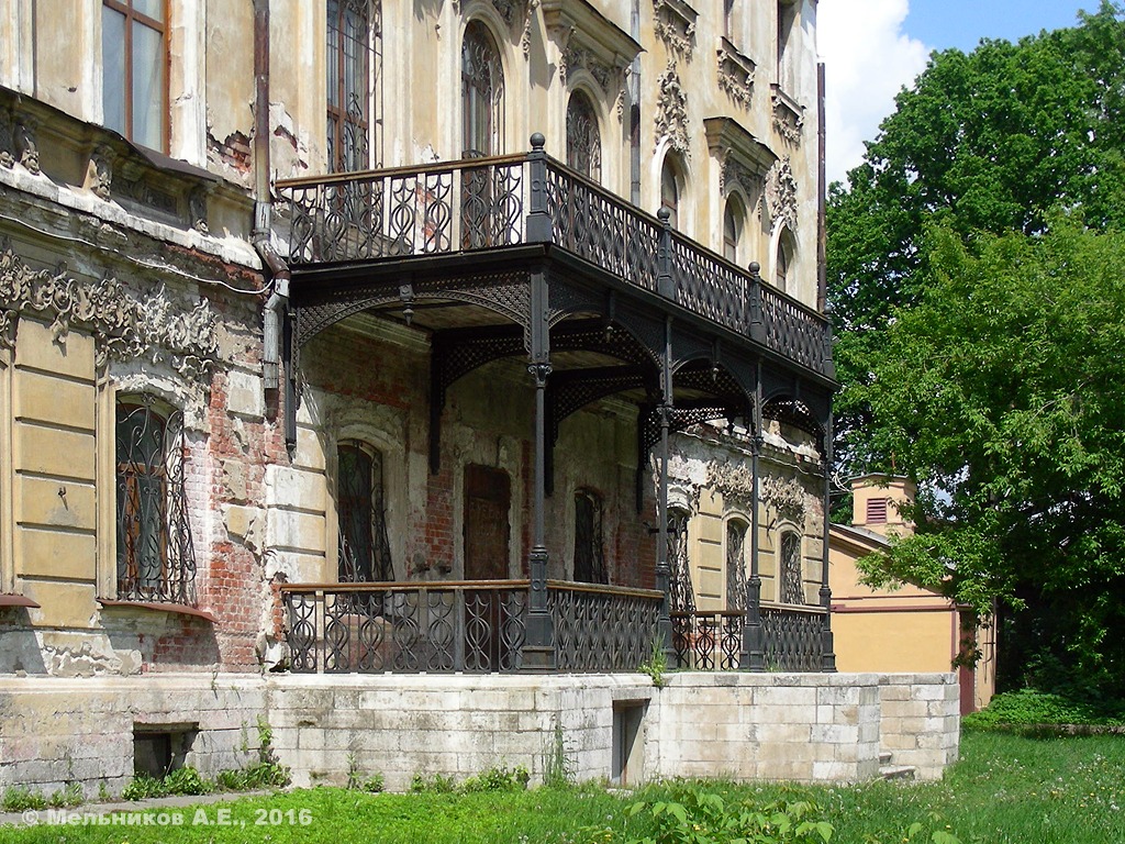 Иваново, Рабфаковская улица, 6. Декор из литого чугуна