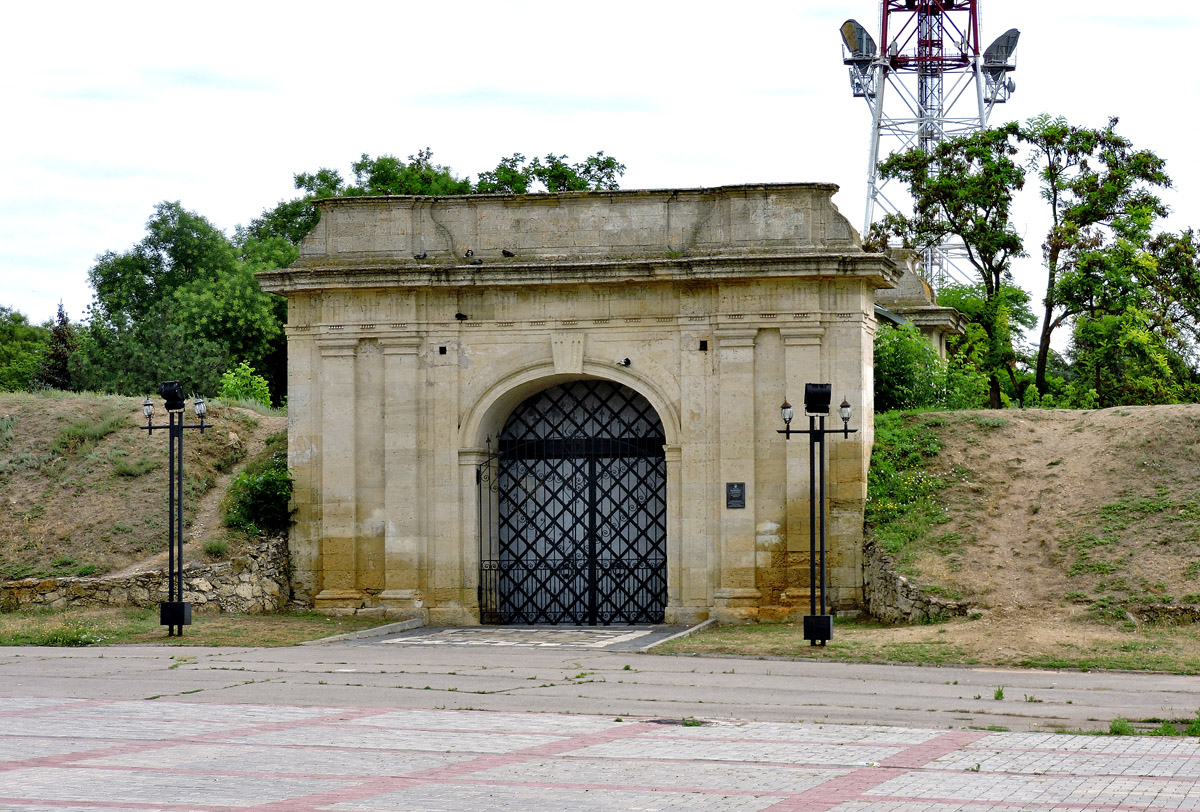 Херсон, Перекопская улица, 13