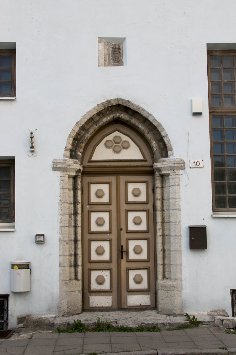 Таллин, Rüütli, 10