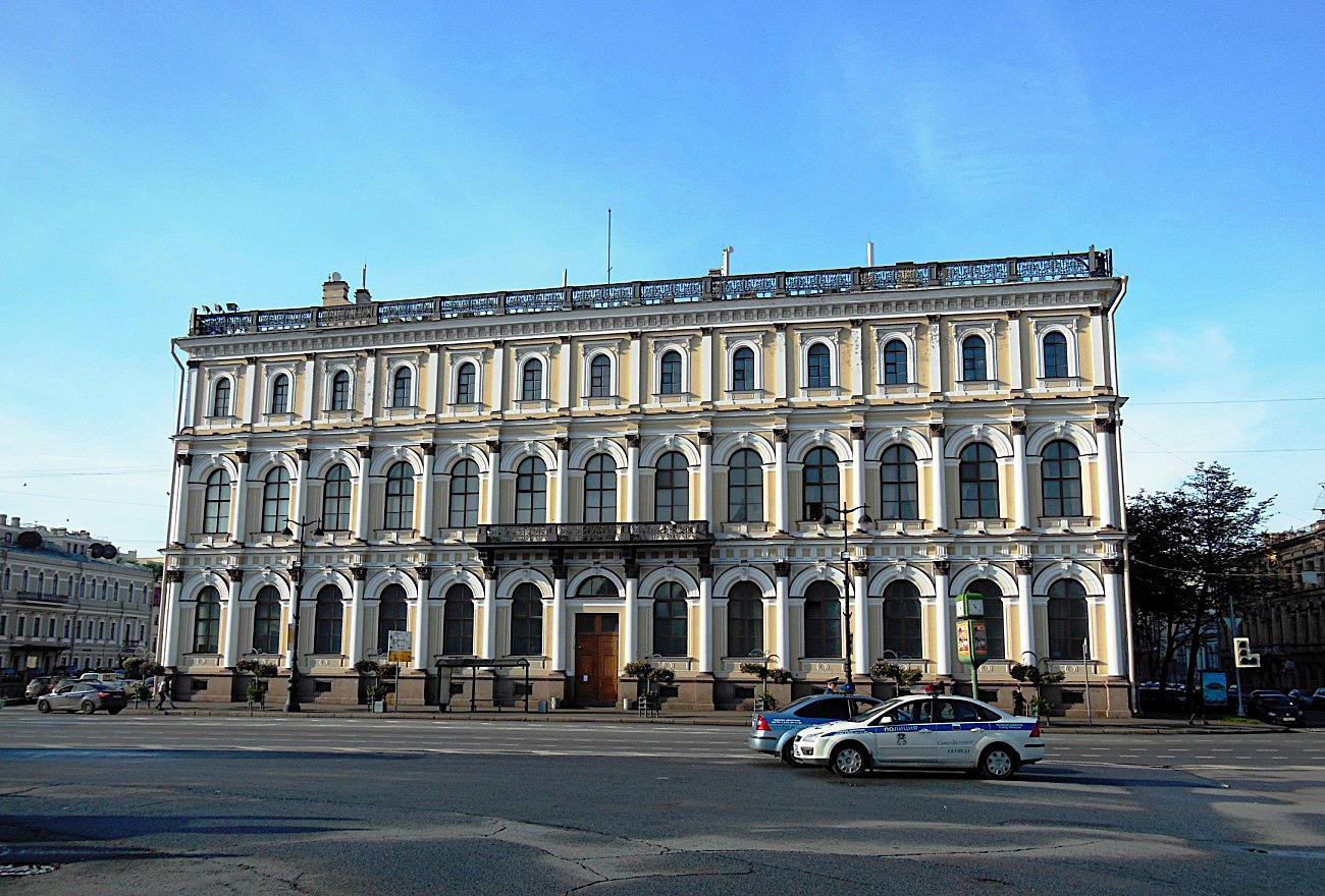 Санкт-Петербург, Набережная реки Мойки, 89 / Большая Морская улица, 44