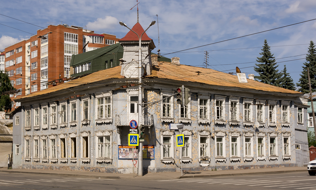 Уфа, Улица Аксакова, 48 / Коммунистическая улица, 25