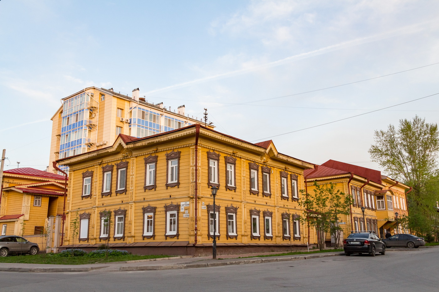 Томск, Улица Кузнецова, 20 / Улица Карташова, 11