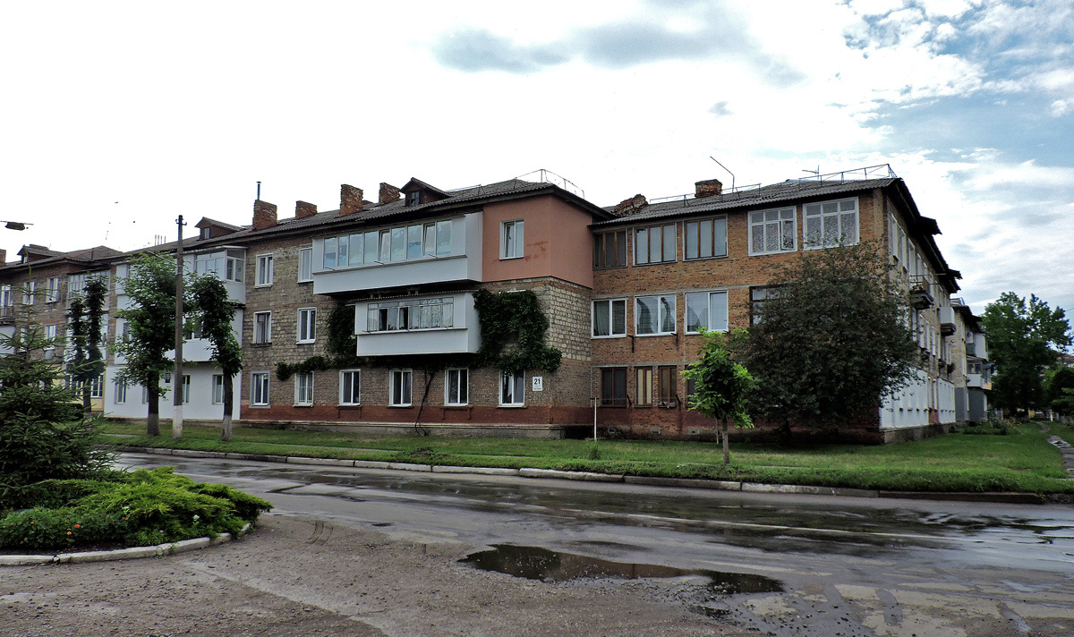 Червоноград, Улица Героев Майдана, 21; Улица Клюсовская, 10