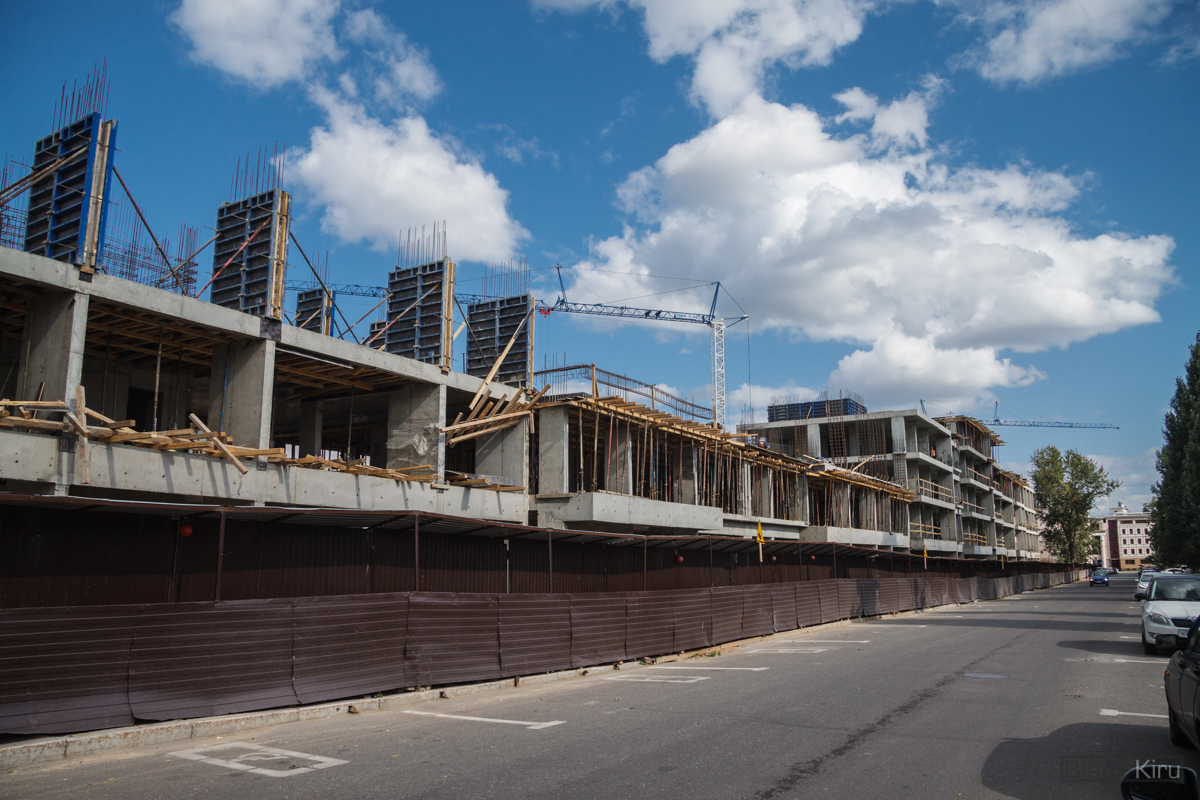 Казань, Улица Николая Столбова, 1 / Улица Галиаскара Камала, 3