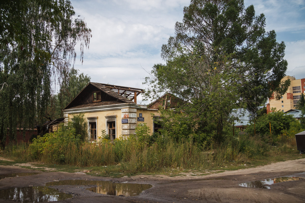 Казань, Улица Телецентра, 8 / Глазовская улица, 10