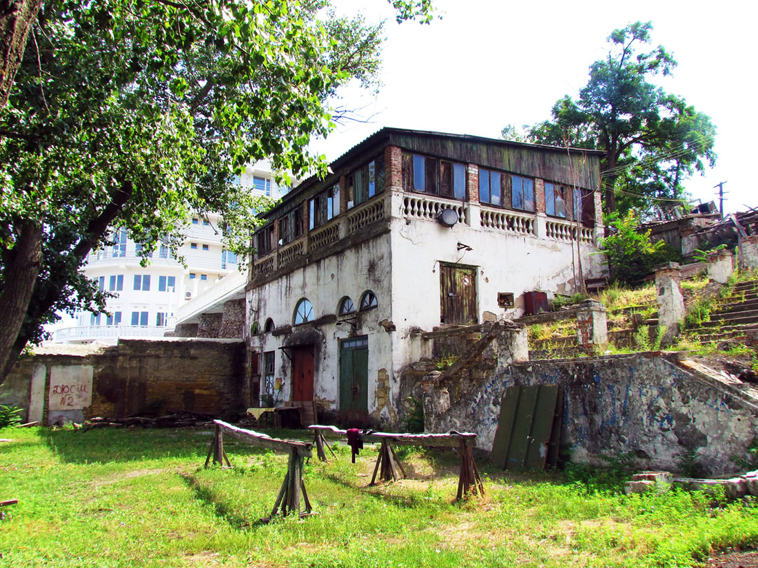 Николаев, Спортивная улица, 11*