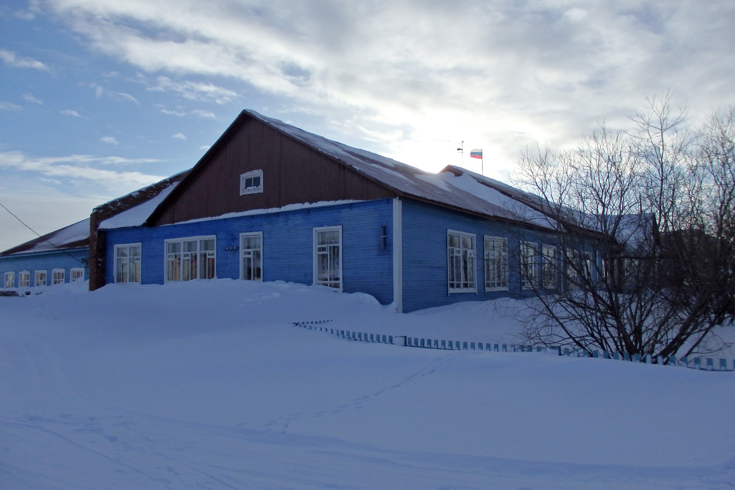 Тельвиска, Школьная улица, 1