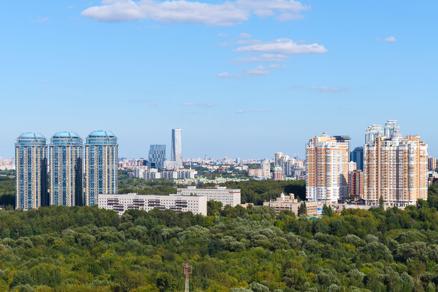 Москва, Нежинская улица, 1 корп. 2; Нежинская улица, 1 корп. 3; Нежинская улица, 1 корп. 4; Нежинская улица, 2; Нежинская улица, 3; Нежинская улица, 5 стр. 1; Староволынская Улица, 12 корп. 4; Староволынская Улица, 12 корп. 3. Москва — Панорамы