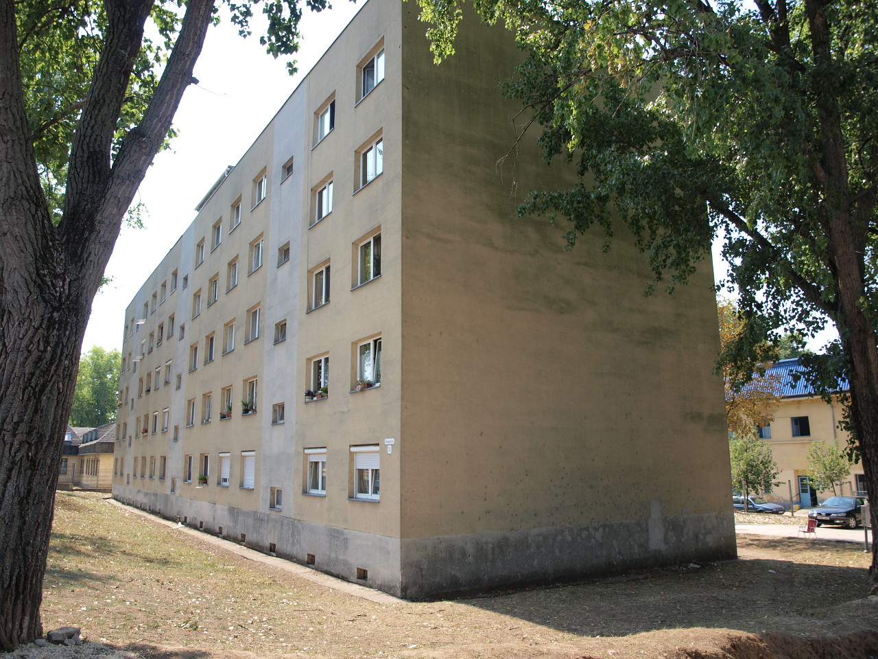 Эстергом, Dobogókői út, 33