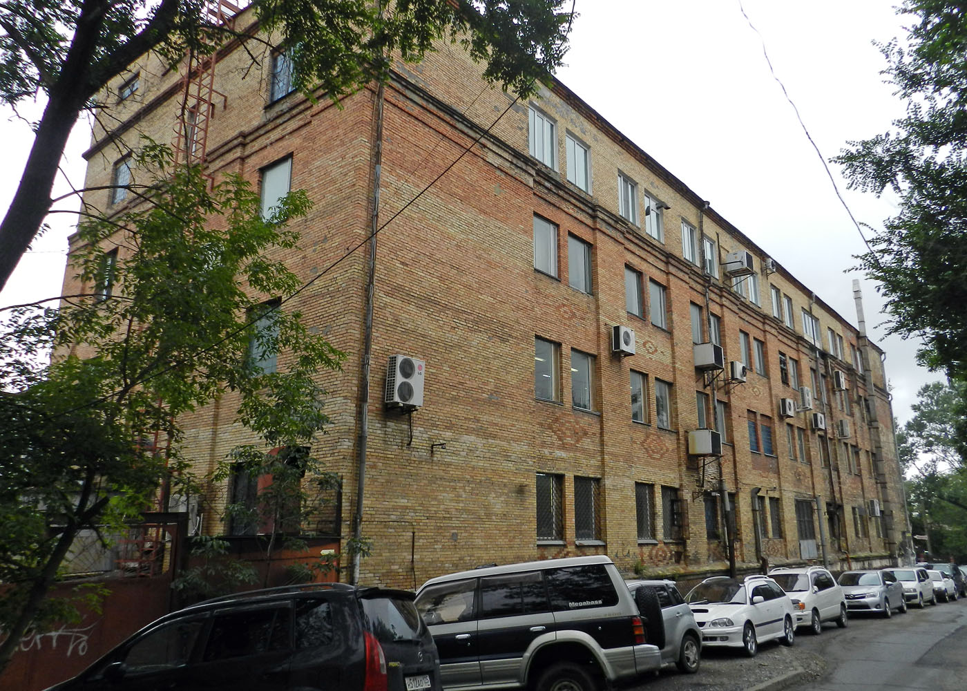 Владивосток, Алеутская улица, 52
