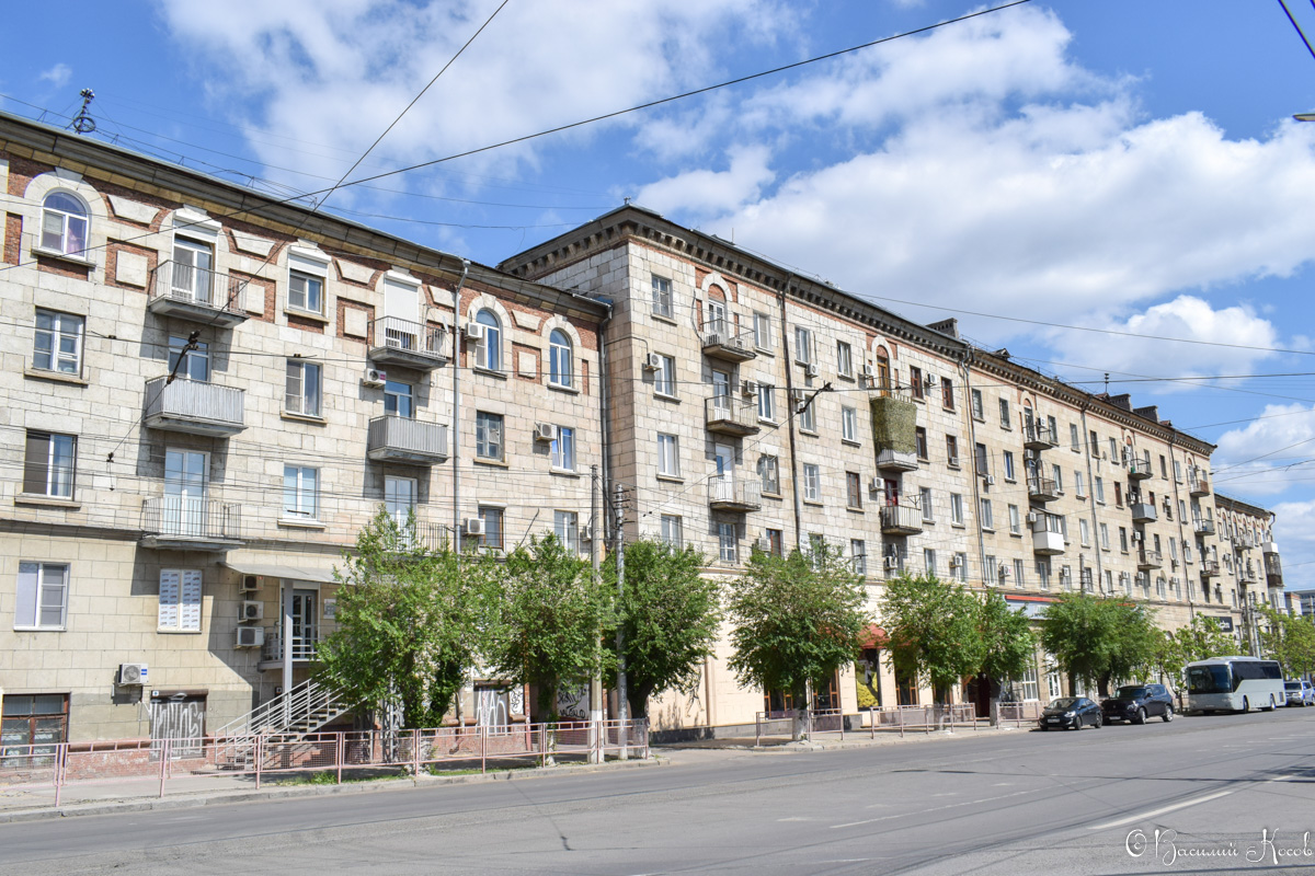 Wołgograd, Коммунистическая улица, 6; Краснознаменская улица, 12