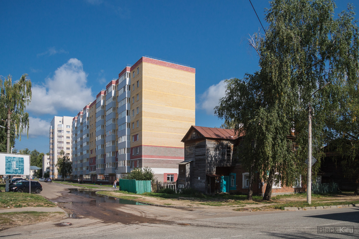 Zelenodolsk, Улица Карла Маркса, 21; Улица Гагарина, 12; Улица Энгельса, 10