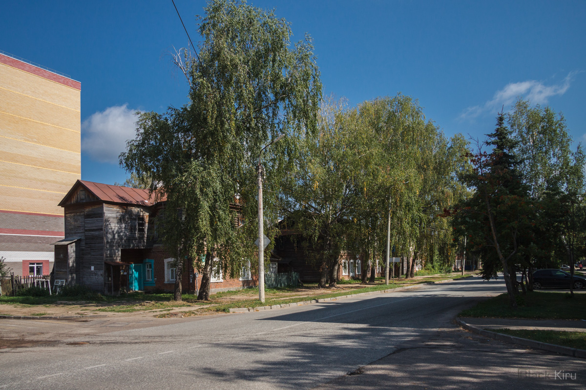 Зеленодольск, Улица Энгельса, 10; Улица Энгельса, 12