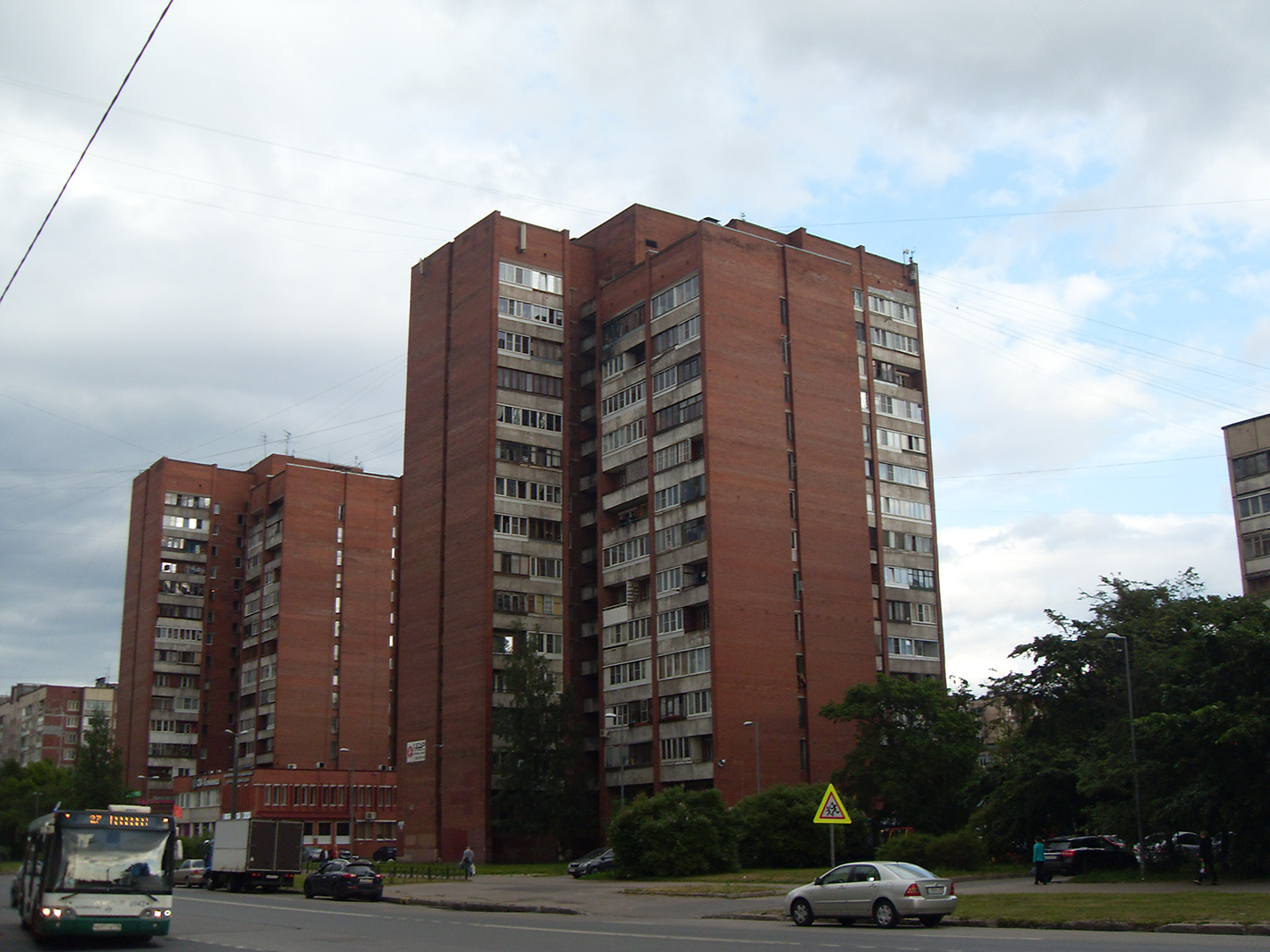 Petersburg, Проспект Ударников, 17