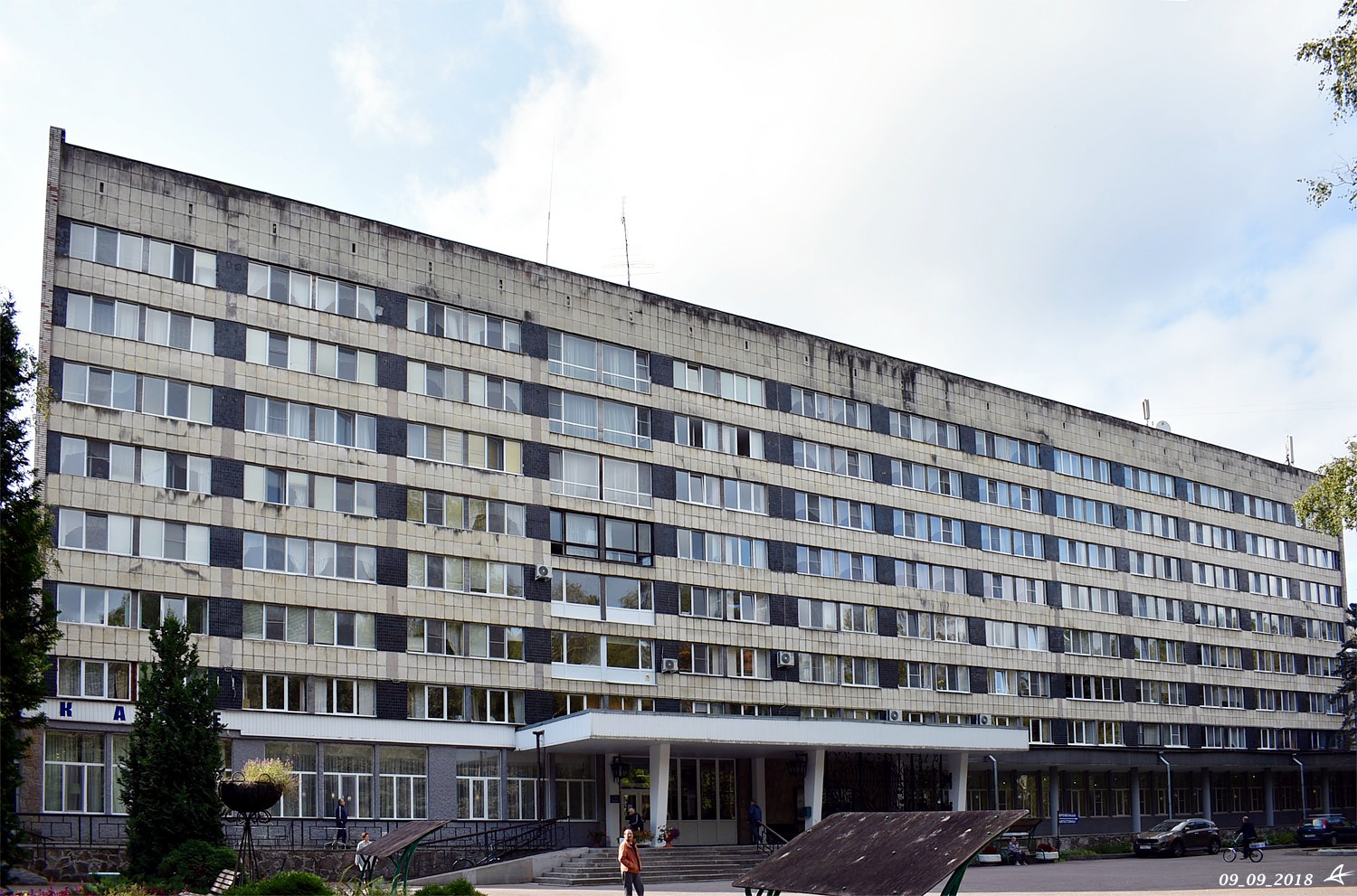 Molodyozhnoye, Приморское шоссе, 648 лит. Р