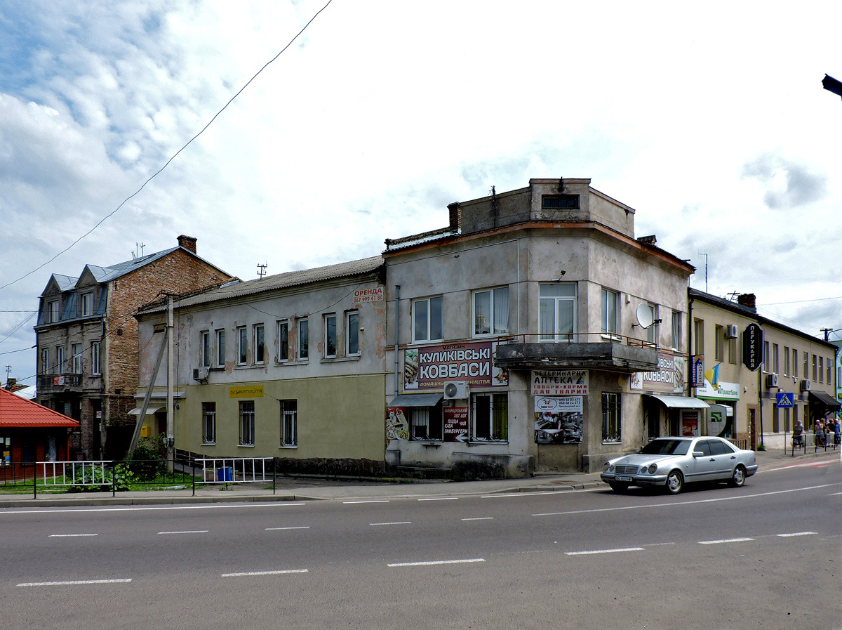 Куликов, Площадь Независимости, 2/10; Площадь Независимости, 12/24