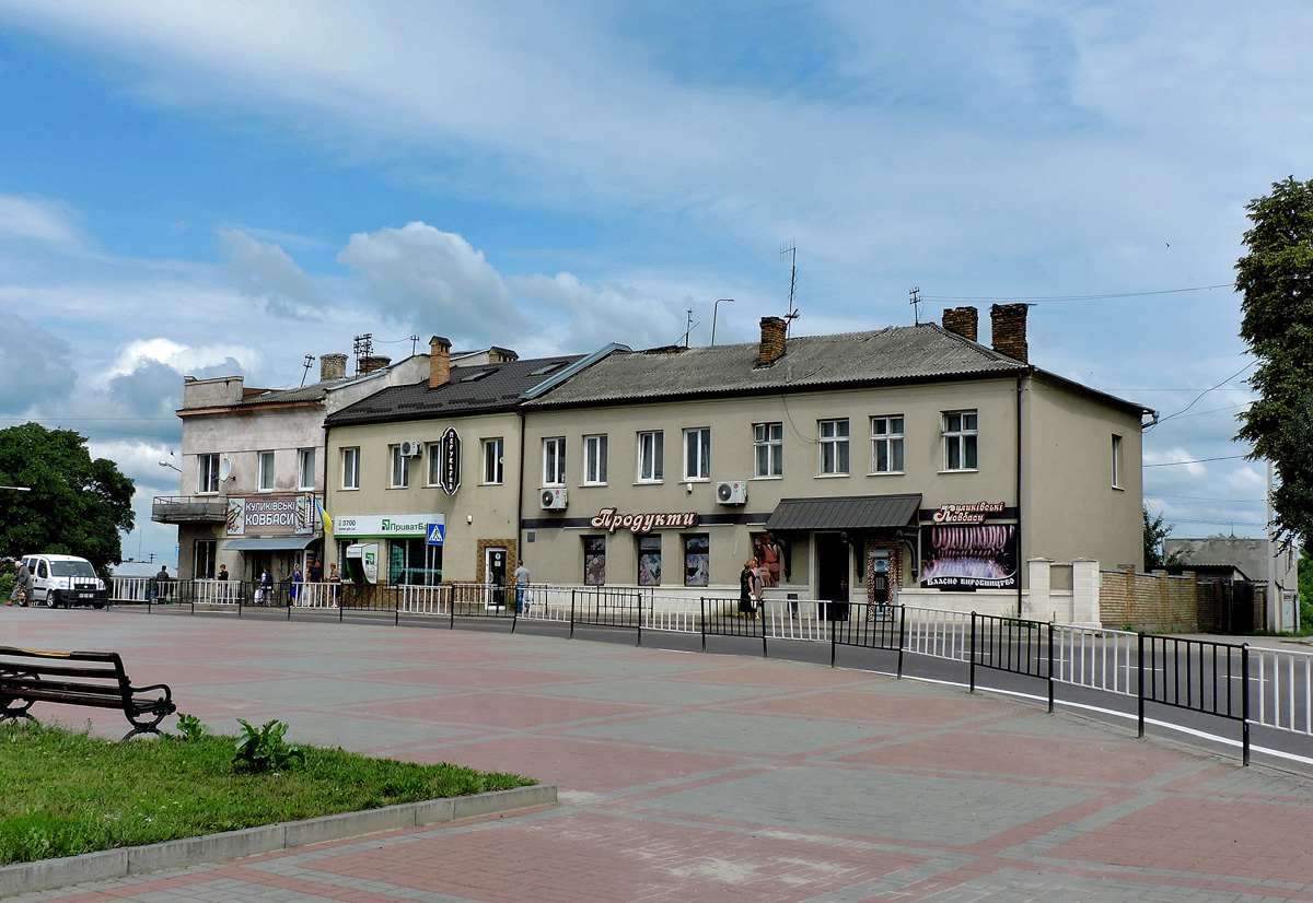 Куликов, Площадь Независимости, 2/10; Площадь Независимости, 2/11