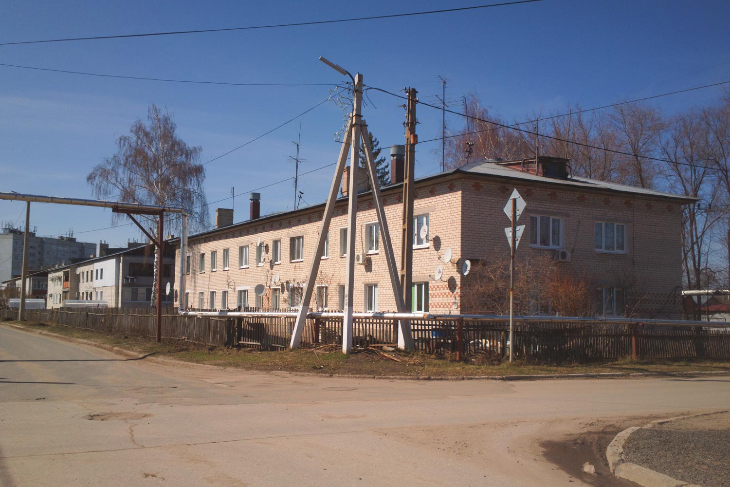 Волжский район, прочие н.п., с. Курумоч, Проспект Ленина, 9; с. Курумоч, Проспект Ленина, 7